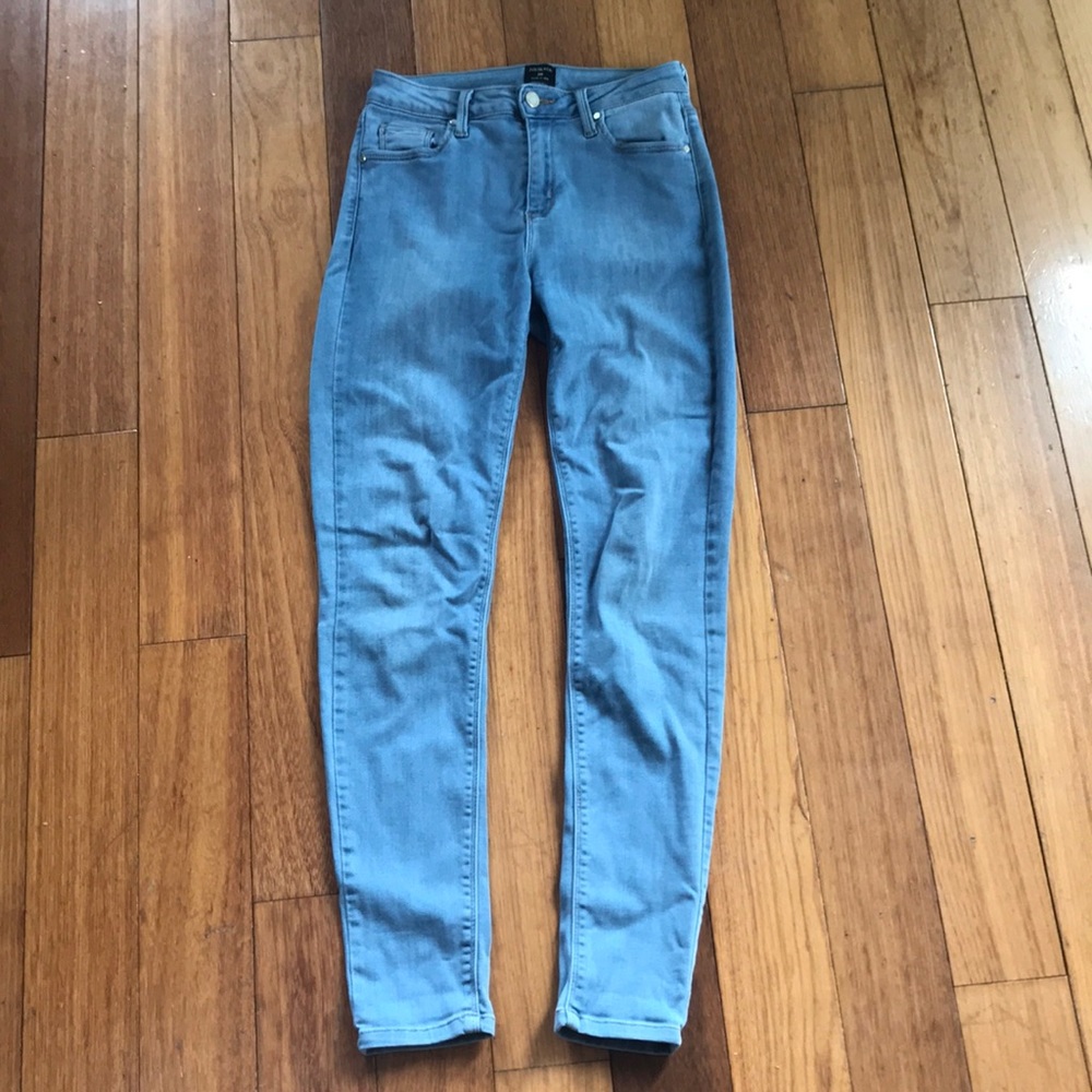 Size 28 just black super soft skinny jeans
